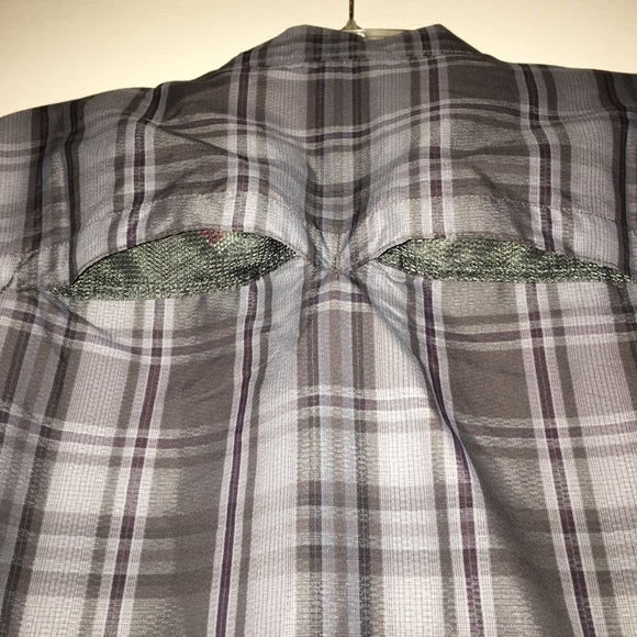 The North Face button down short sleeve shirt. - Picture 8 of 8